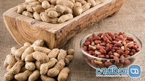اگر هر روز یک مشت بادام زمینی بخورید، چه اتفاقی در بدن شما اگر هر روز یک مشت بادام زمینی بخورید، چه اتفاقی در بدن شما می افتد؟