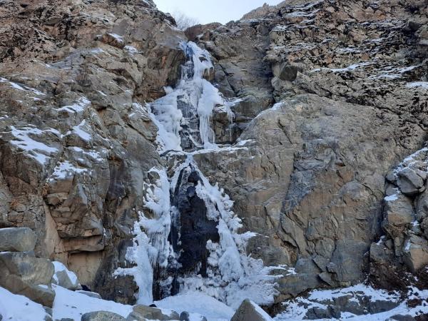 ببینید ، قندیل هایی که قند دلتان را آب می نمایند! ، آبشار یخی باغگل ؛ پیشنهاد آخر هفته ای مجذوب کننده برای تهرانی ها