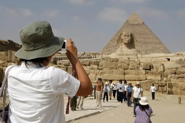 سفر به مصر و بازدید از اهرام ثلاثه کی شروع می گردد؟
